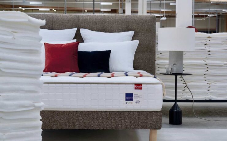 Côté Mérinos, c’est la collection “Love-Lit”, disponible depuis mars dernier, qui a la vedette. Elle se décline en quatre modèles, avec des conforts, des tailles et des prix différents, « pour que chacun puisse s’offrir un cocon adapté à ses envies ».