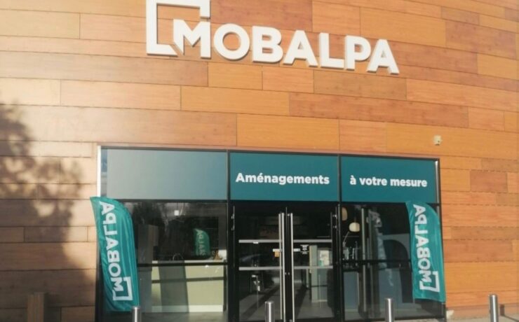 Organisé selon le concept magasin Mobalpa aux dernières normes, le local de Natacha Deschamps Tremblay intègre notamment un appartement de 57 m2 mettant en valeur la capacité de l’enseigne à aménager toutes les pièces de la maison.