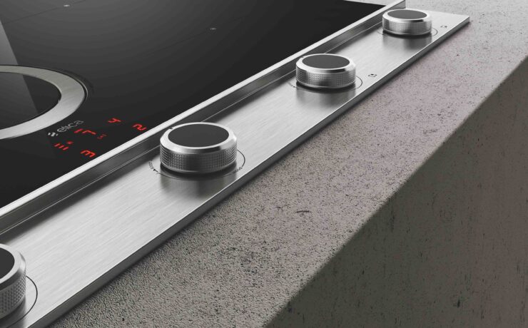 « NikolaTesla Unplugged est née du désir de concevoir une interaction naturelle entre l’utilisateur et l’appareil, affirme son fabricant, afin de permettre un accès direct et intuitif à ses diverses fonctions, et de garantir ainsi un résultat de cuisson toujours optimal ».