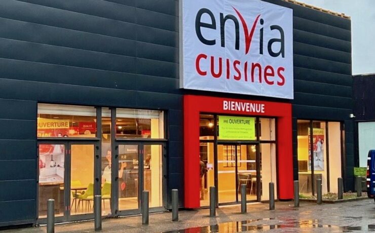 C'est en couple que Romain Martinage se lance dans l'aventure, puisqu'il gère le magasin avec son épouse. Chacun son univers ! : Romain est davantage axé sur le suivi des ventes et l'animation commerciale, tandis que son épouse est en charge de la partie administrative.