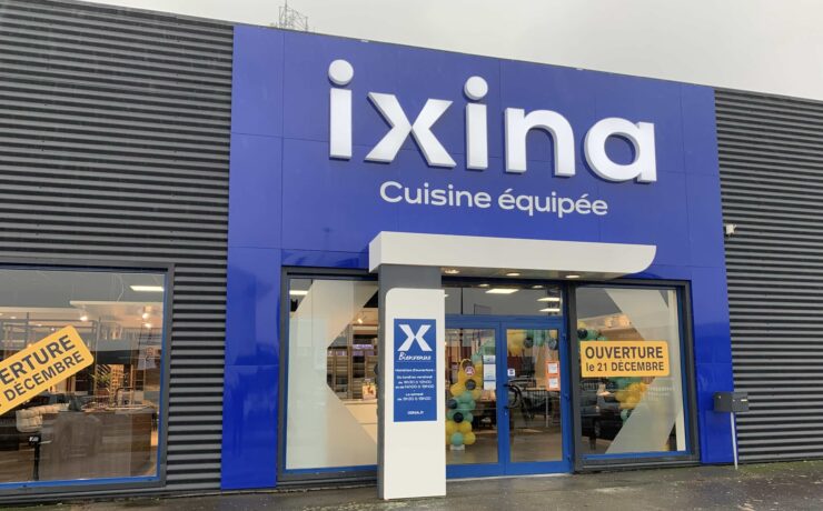 Au cœur de ce nouveau point de vente de 355 m2 se situe un espace de cocréation, ainsi qu’une zone « inspirationnelle et participative » équipée d’une matériauthèque, où les clients peuvent donner vie à leur projet. À la tête de cette nouvelle franchise : Gilles Guignard.