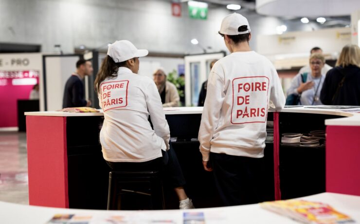 Foire de Paris 2026 a accueilli plus de 400 000 visiteurs à Paris Expo Porte de Versailles, en hausse de 5 % sur un an, selon les organisateurs. La nocturne du 9 mai a enregistré sa plus forte affluence depuis 2019, tandis que les événements “Home & Co Paris” et “Auto Mobil Paris” ont concentré une large partie de la dynamique commerciale de cette édition. La manifestation reviendra du 30 avril au 10 mai 2027.