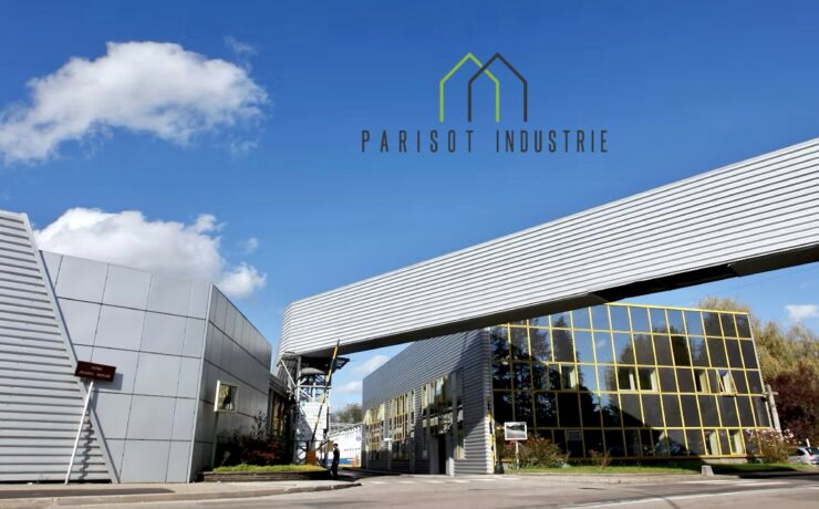 Parisot Industrie, spécialiste du meuble en kit implanté dans les Vosges et en Haute-Saône, a été placé en redressement judiciaire avec une période d'observation de six mois. L'entreprise de 416 salariés, confrontée à une forte dégradation de son activité, doit désormais élaborer un plan de continuation sous le contrôle du tribunal de commerce de Lille Métropole.