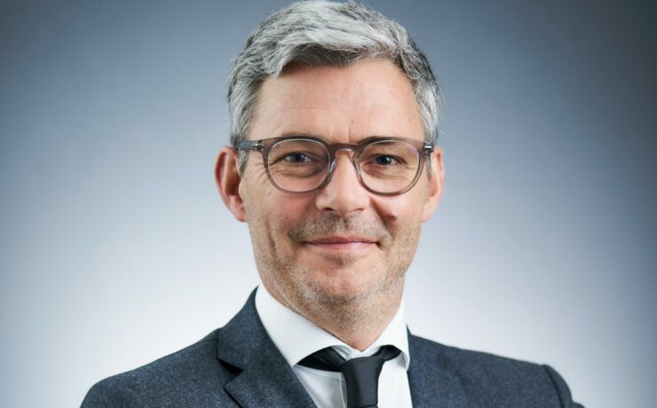 À l'occasion de ses dix ans en France, noblessa cuisines affiche ses ambitions de croissance, avec l'objectif de dépasser les 100 magasins dans les prochaines années. L'enseigne s'appuie notamment sur l'arrivée de Jérôme Gabillaud à sa direction générale, tout en renforçant sa visibilité à travers une collaboration avec le designer José Lévy et un plan de communication national déployé au second semestre 2026.