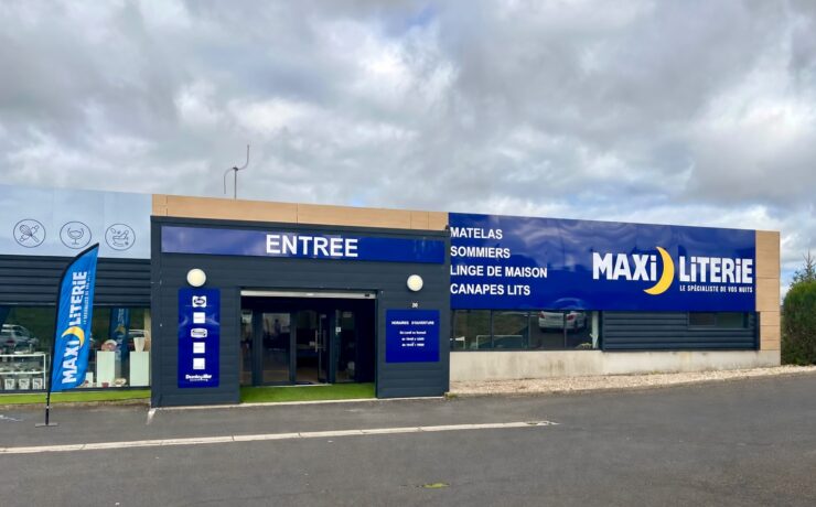 Maxiliterie fait son retour à Saint-Flour, dans le Cantal, avec un magasin exploité par Élisabeth Bigot, déjà franchisée Darty dans la commune. La commerçante a choisi de développer une activité complémentaire dans la literie en rejoignant l’enseigne du groupe Maxiam et en ouvrant un point de vente entièrement dédié à cette spécialité. Cette implantation intervient après la fermeture du précédent magasin Maxiliterie de Saint-Flour.